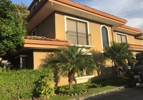 Guachipelín,Escazú,San José,3 Habitaciones Habitaciones,2 LavabosLavabos,Casa,1021